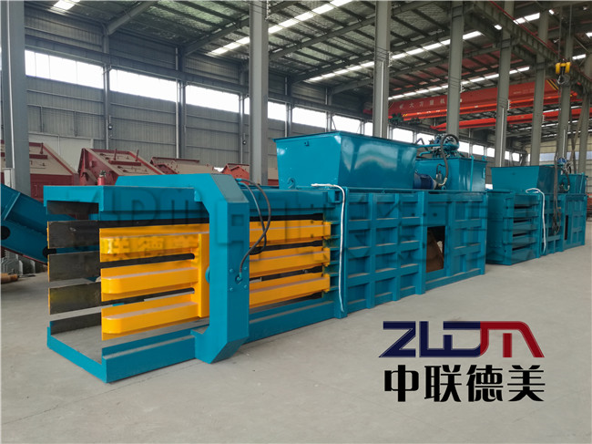 DM180型臥式打包機 DM180型臥式打包機